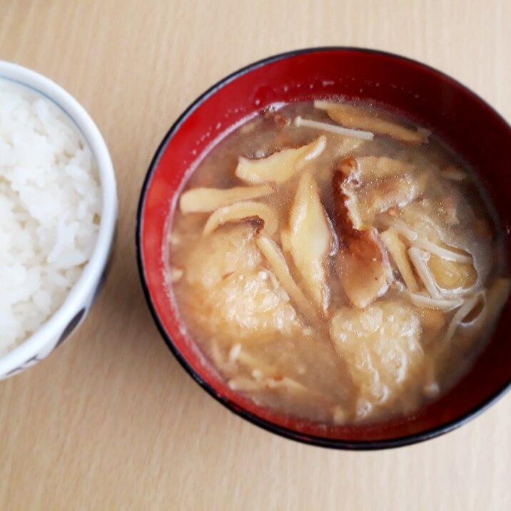 季節をいただく！落葉キノコのお味噌汁